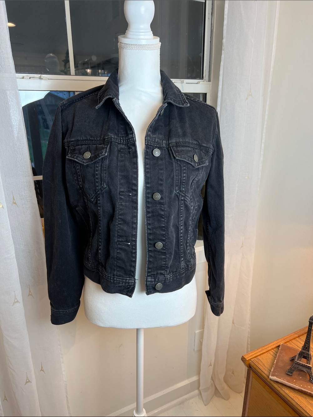 American Eagle Outfitters Women's Black Denim Jacket size XS.